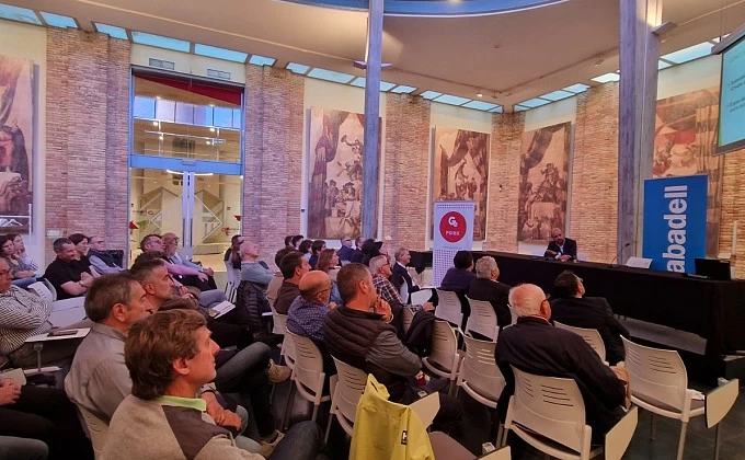 Asoprovac alerta de l'amenaça de Mercosur en una jornada a la Llotja de Vic